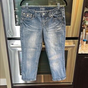 Vanity Blue Cropped Ankle Jeans with Distressed Details‎